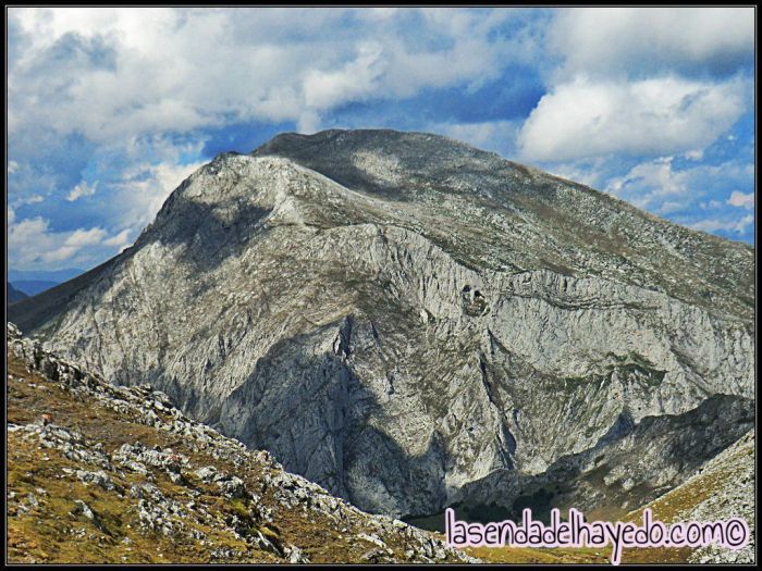 Peña Reuda desde la ladera Este del Tapinón