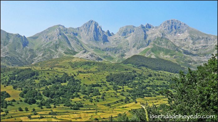 Mampodre en verano desde Maraña