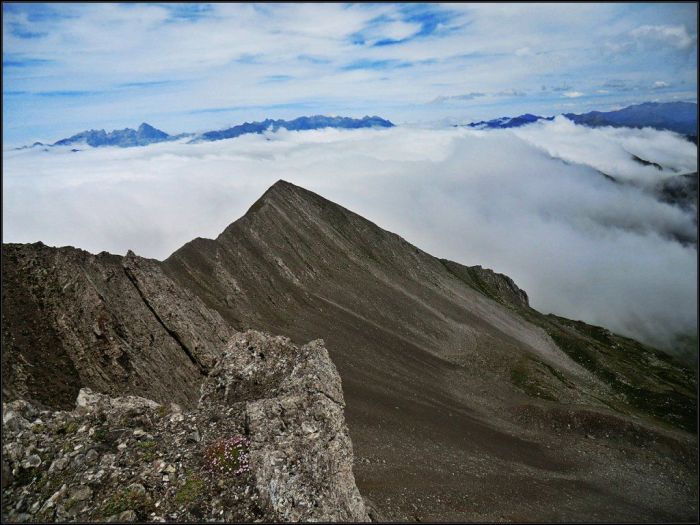 Cresta de Peña Ten, con Torre Santa al fondo