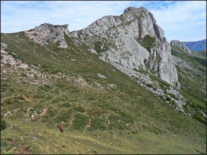 Bajo la Pena Cabrera, dirección a la braña del Pedroso.