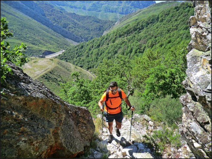 Traspasamos el colladín que da paso al valle de Lavén