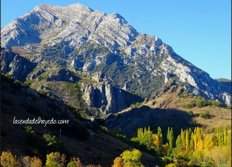 Peña Valdorria desde Montuerto, una majestuosa montaña visible desde muchas parte de la ribera y montaña leonesa