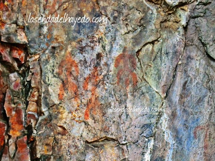 Pinturas rupestres en el Buqueirón de los Mouros de Librán